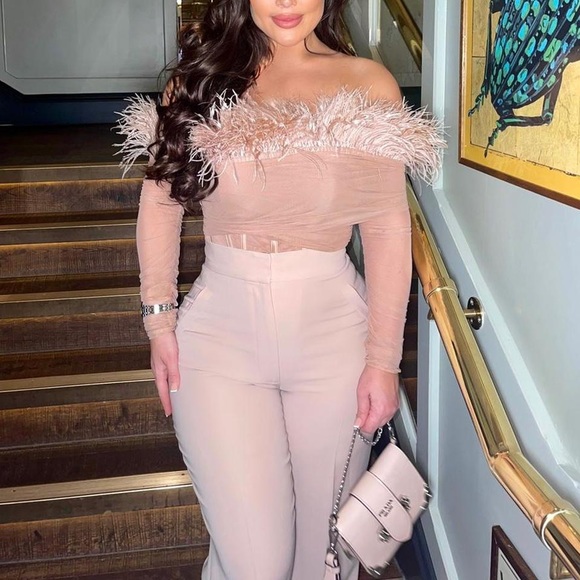 HOUSE OF CB 'Faith' Blush Off The Shoulder Feather Bodysuit NWOT - Picture 6 of 17